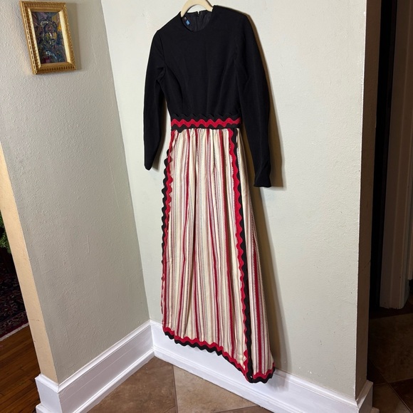 1960s Black and Red Pleated A-Line Dress with Long Sleeves XS - Picture 2 of 7